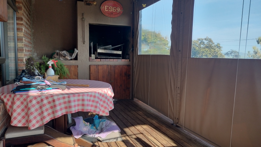 3 Bedroom Property for Sale in Fraaiuitsig Western Cape